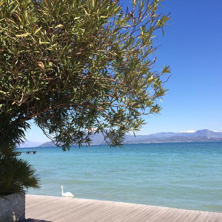 Le Ville Della Romantica Manerba del Garda Exteriör bild